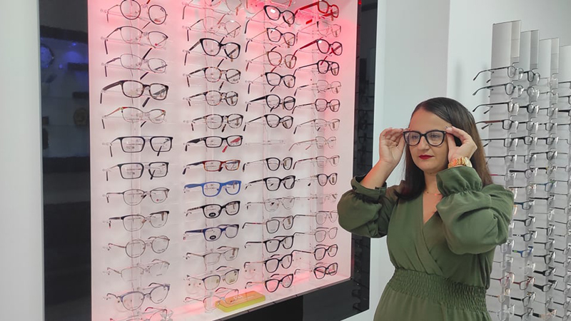 Nou în Târgu-Jiu! de optică medicală, lentile și ochelari de vedere, cu oferte accesibile pentru persoanele cu dizabilități și probleme sociale | Ştiri locale de ultima ora, stiri video -